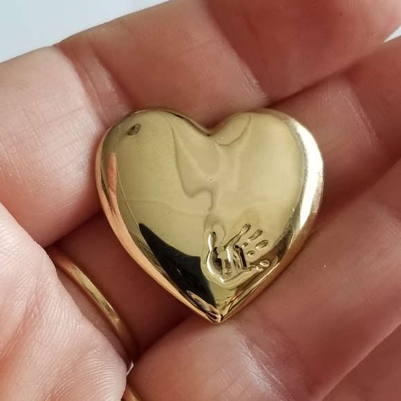Vintage brooch The Variety Club heart with handprint broach pin gold tone - Picture 5 of 8